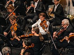 Violonistes au Concert de l'Orchestre Melun Val de Seine au Mas le 18 décembre 2022 - Agrandir l'image (fenêtre modale)