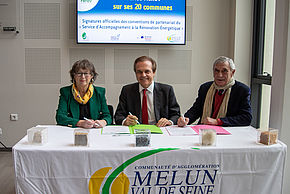 Signature, le 1er décembre 2022, de la convention SARE entre le Département de Seine-et-Marne, l'Agglomération Melun Val de Seine et le Parc naturel régional du Gâtinais Français. - Agrandir l'image