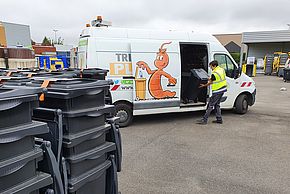 Distribution de bacs pour la collecte des ordures ménagères