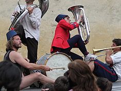 fanfare - Agrandir l'image (fenêtre modale)