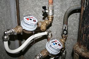 Photo de 2 compteurs d'eau